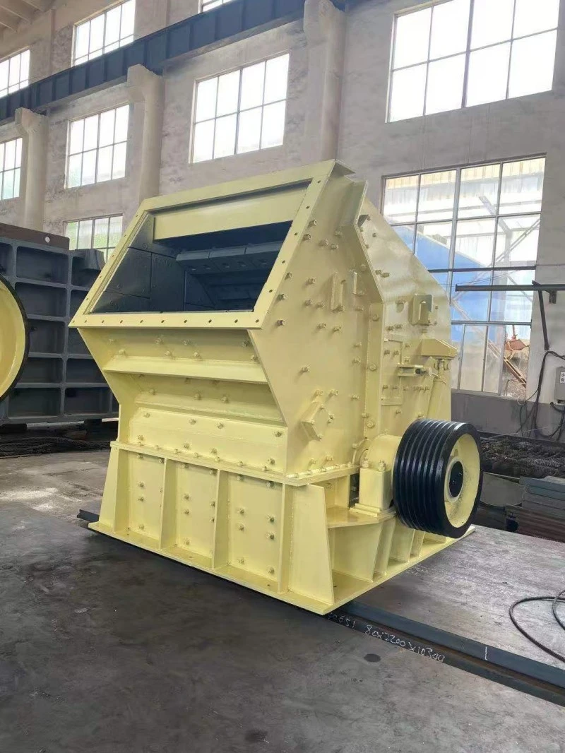 Jaw crusher in operation